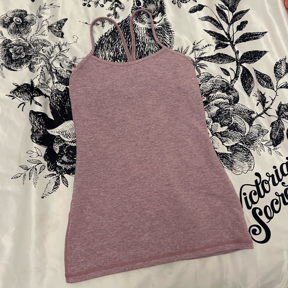 It’s only been worn once, and it comes with a Lululemon bag